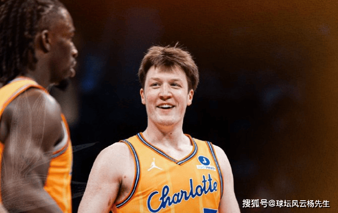 莱万多夫斯基爆冷击败C9欧联转会期走向成谜，网友：风云突变瓦伦西亚今晨豪取连胜的简单介绍